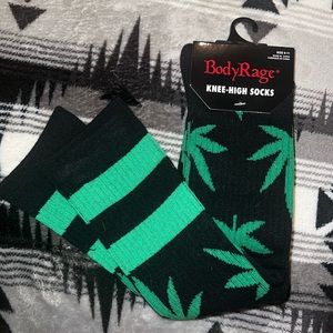 Body Rage Knee-High Socks Green Leaf 💚✌️